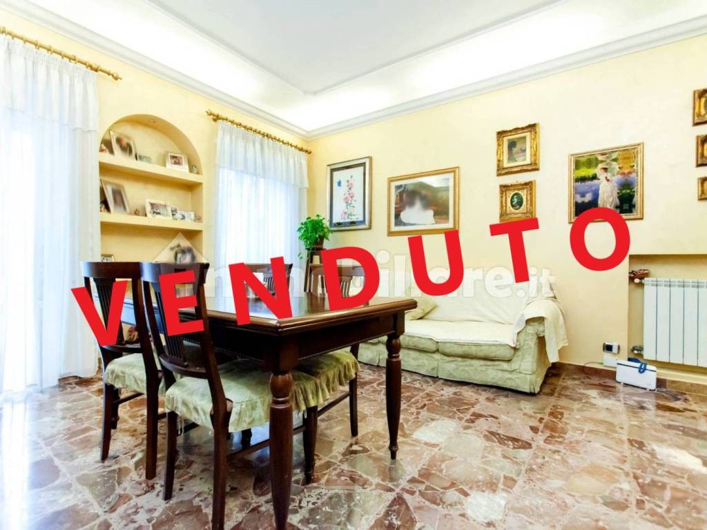 appartamento in vendita a Roma in zona Torre Spaccata