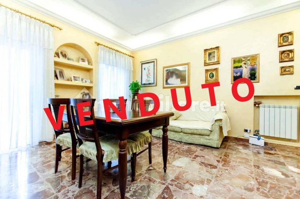 appartamento in vendita a Roma in zona Torre Spaccata