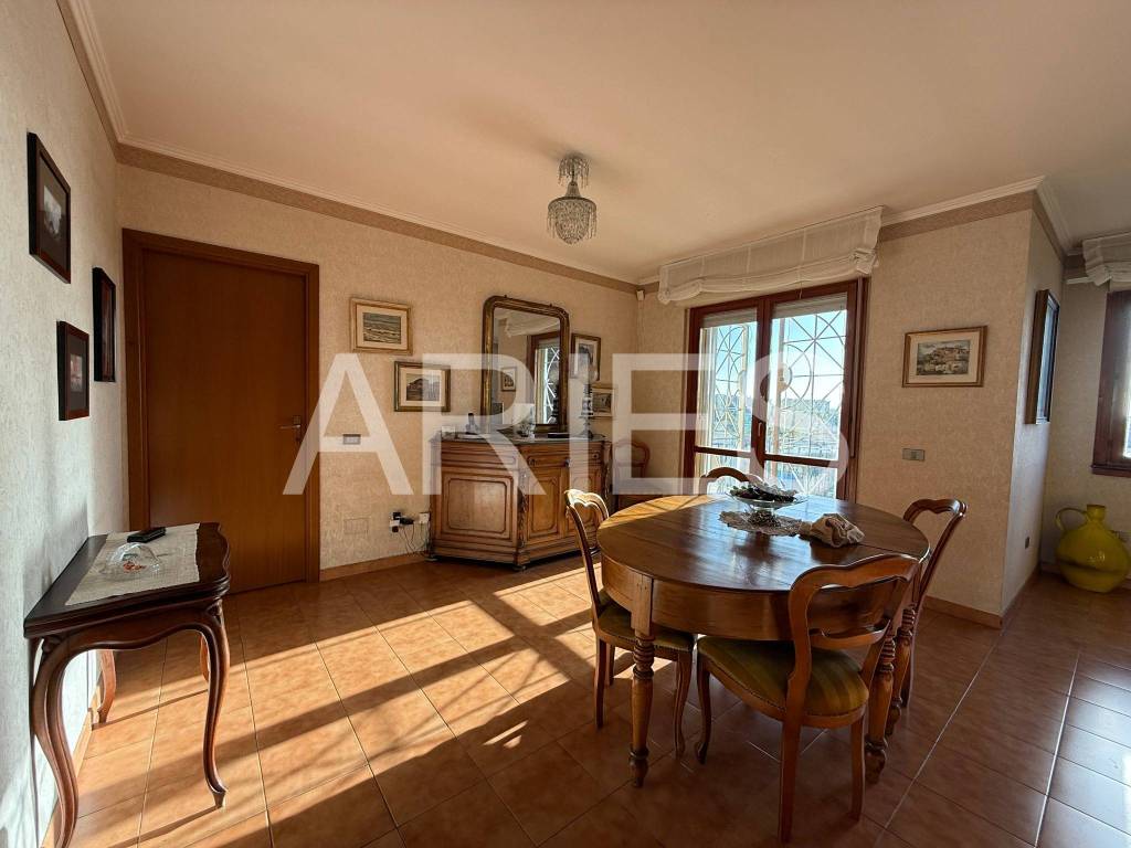 appartamento in vendita a Roma in zona Spinaceto