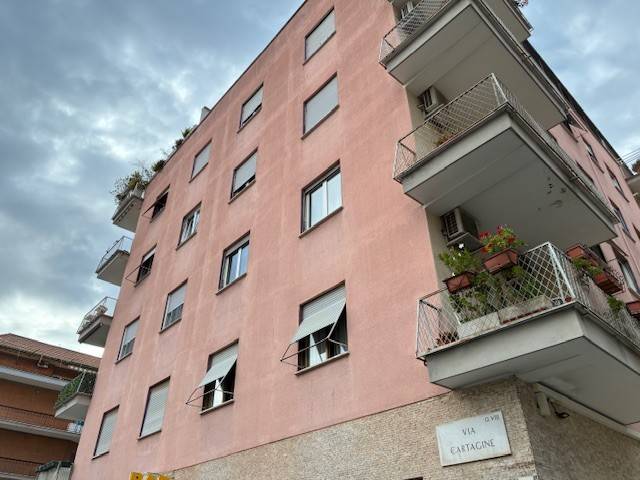 appartamento in vendita a Roma in zona Appio Claudio