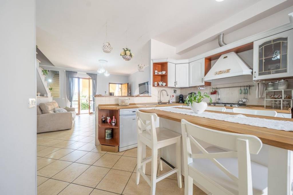 casa indipendente in vendita a Roma in zona Castelverde