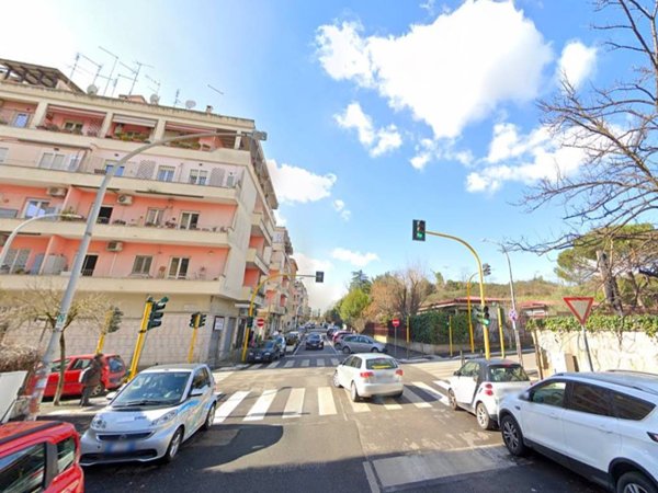 appartamento in vendita a Roma in zona Ardeatino
