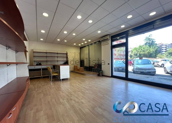 locale commerciale in vendita a Roma in zona Monte Sacro/Talenti