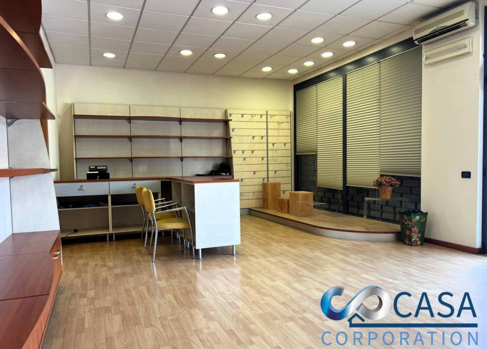 locale commerciale in vendita a Roma in zona Monte Sacro/Talenti