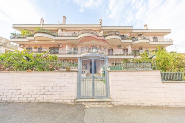appartamento in vendita a Roma in zona Finocchio