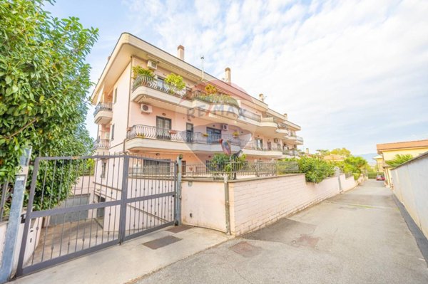 appartamento in vendita a Roma in zona Finocchio