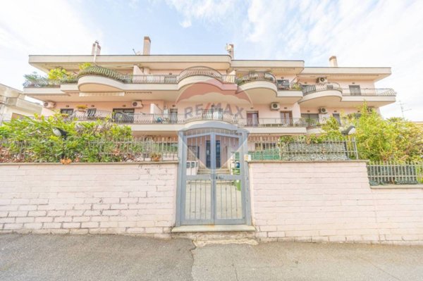 appartamento in vendita a Roma in zona Finocchio