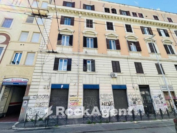 negozio in vendita a Roma in zona Nomentano