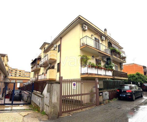 appartamento in vendita a Roma in zona Torre Maura