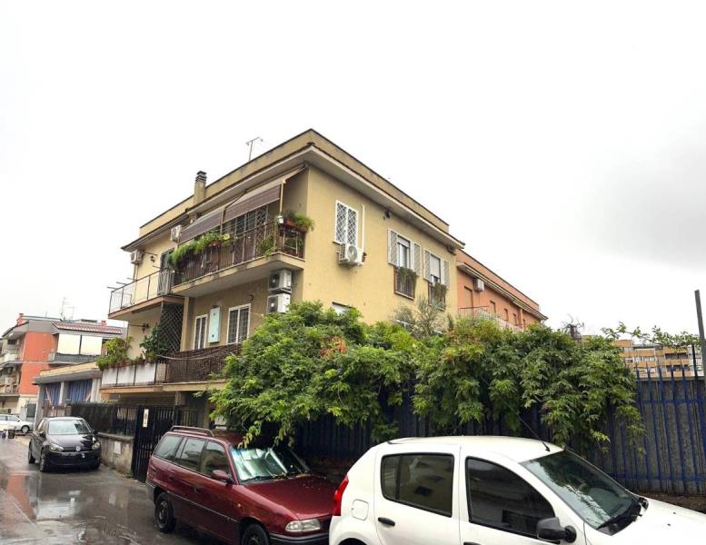 appartamento in vendita a Roma in zona Torre Maura