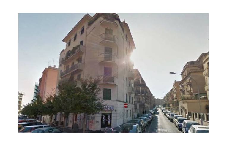 locale commerciale in vendita a Roma in zona Portuense