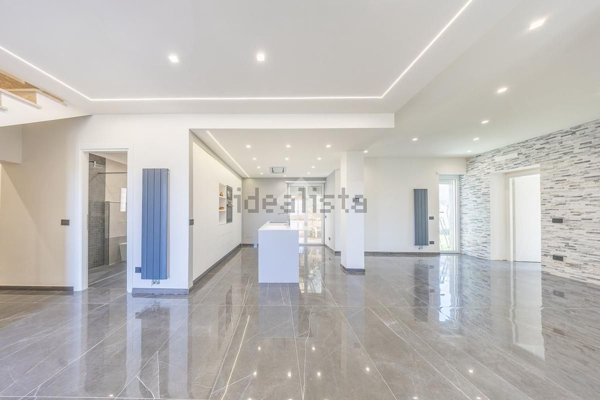 appartamento in vendita a Roma in zona Castelverde