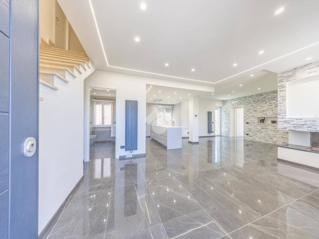 appartamento in vendita a Roma in zona Castelverde