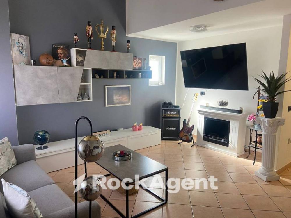 casa indipendente in vendita a Roma in zona Ponte di Nona