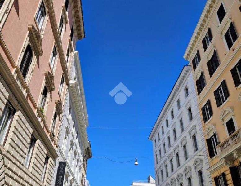 appartamento in vendita a Roma in zona Rione Monti/Campitelli