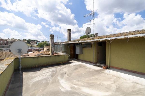 appartamento in vendita a Roma in zona Torrione Cerquetta