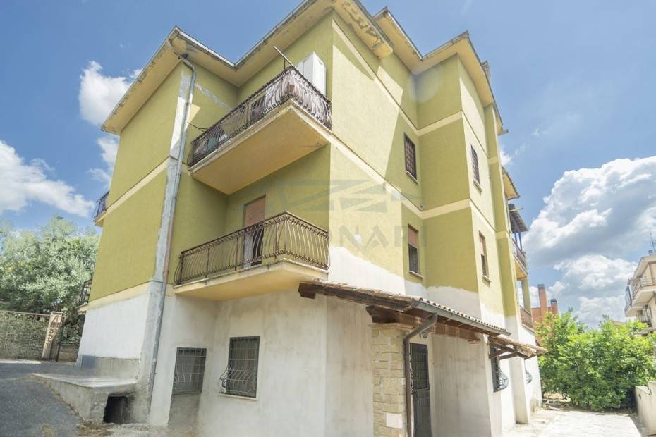 appartamento in vendita a Roma in zona Torrione Cerquetta