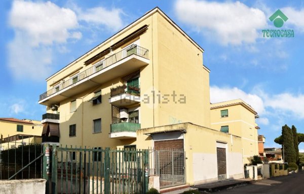 appartamento in vendita a Roma in zona Appio Pignatelli