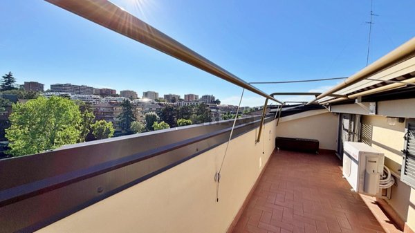 appartamento in vendita a Roma in zona Tor di Valle
