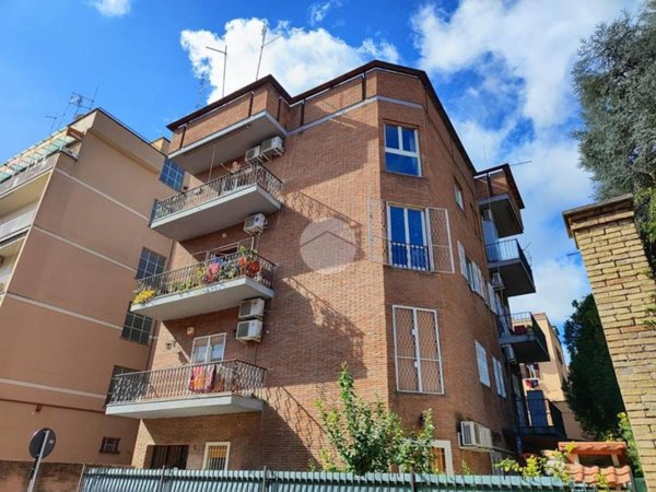 appartamento in vendita a Roma in zona Gianicolense