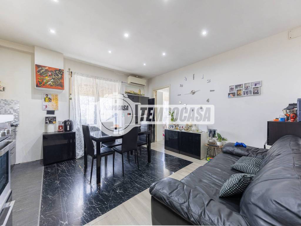 appartamento in vendita a Roma in zona Don Bosco