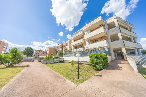 appartamento in vendita a Roma in zona Castelverde