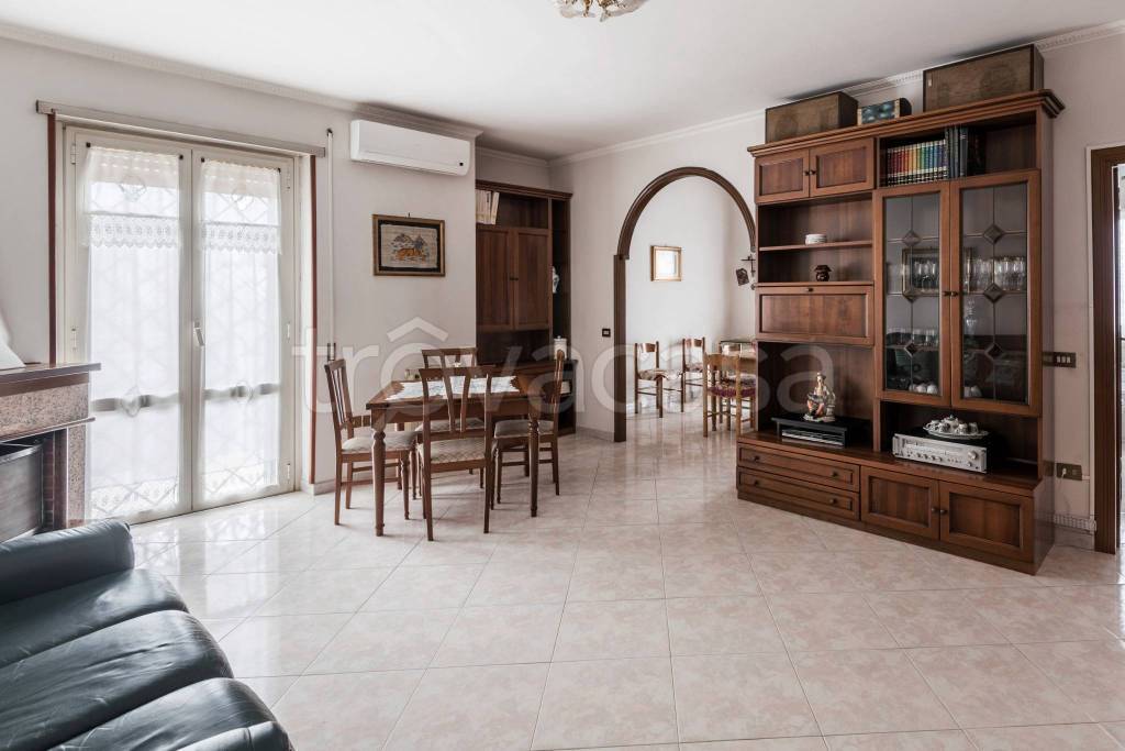 appartamento in vendita a Roma in zona Dragona/Bagnoletto