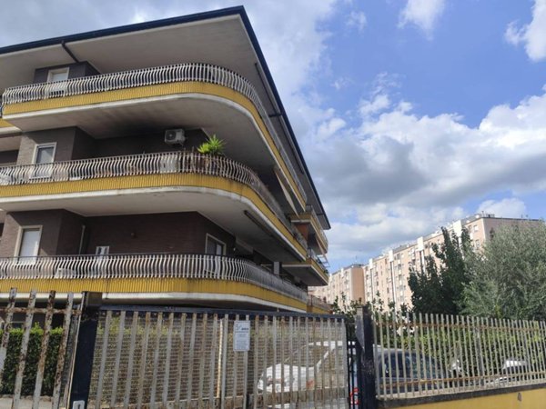 casa indipendente in vendita a Roma in zona Tor de' Cenci