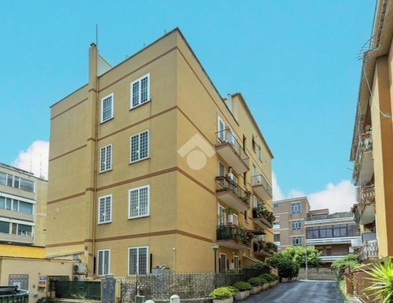 appartamento in vendita a Roma in zona Gianicolense