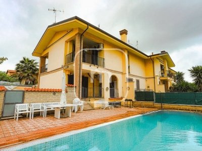 casa indipendente in vendita a Roma in zona Lunghezza