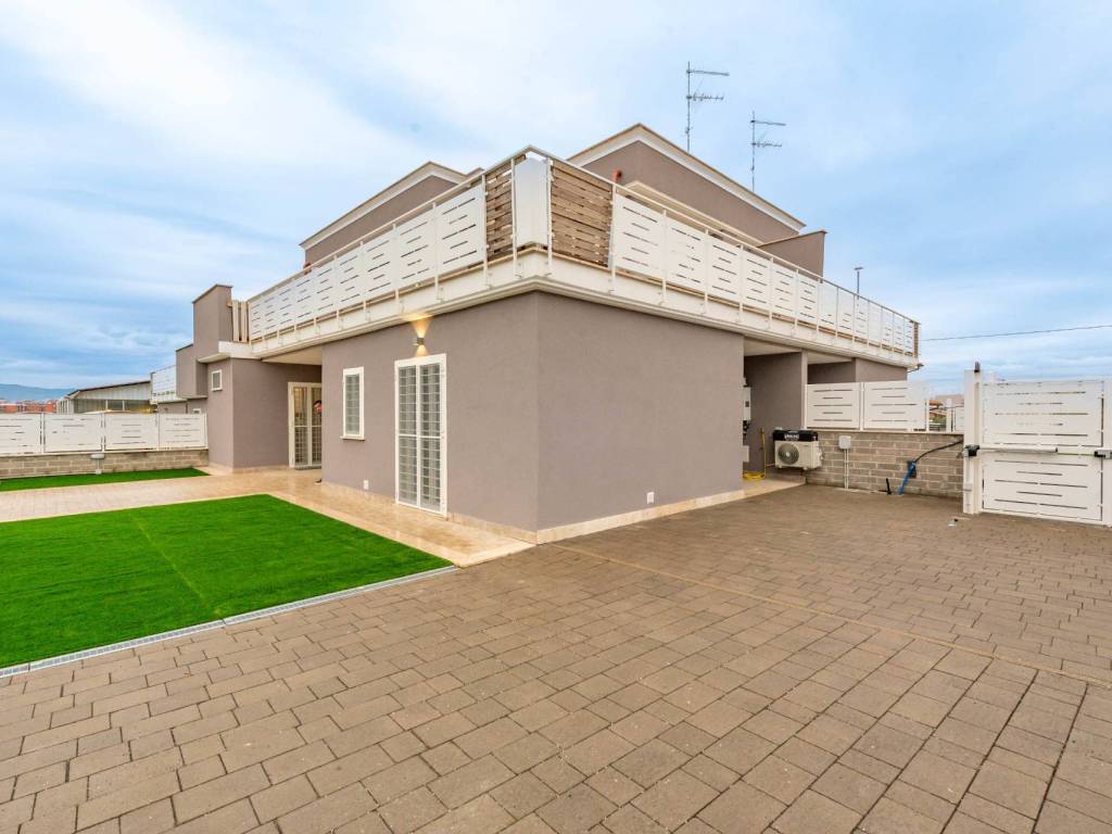 casa indipendente in vendita a Roma