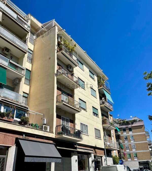 appartamento in vendita a Roma in zona Tor di Quinto