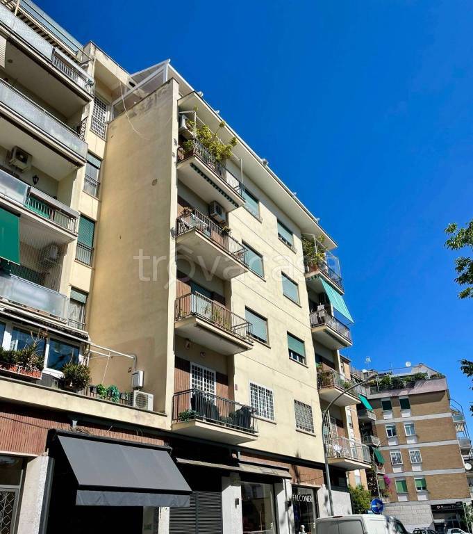 appartamento in vendita a Roma in zona Tor di Quinto