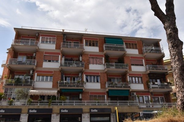 appartamento in vendita a Roma in zona Gianicolense