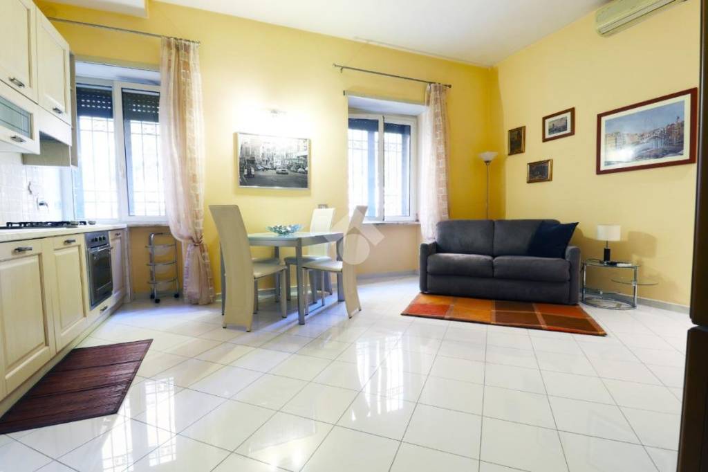 appartamento in vendita a Roma in zona Tuscolano