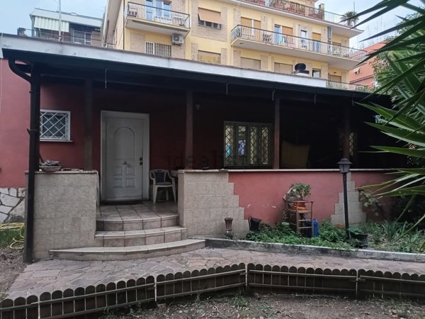 appartamento in vendita a Roma in zona Prenestino-Centocelle