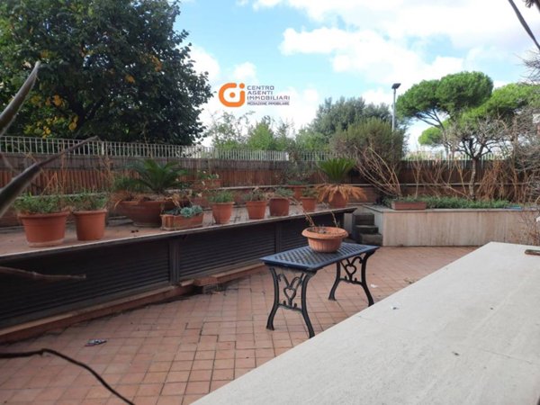 appartamento in vendita a Roma in zona Torre Angela