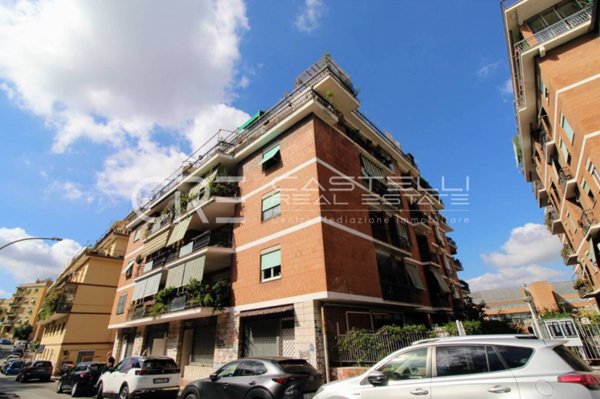 appartamento in vendita a Roma in zona Ostiense