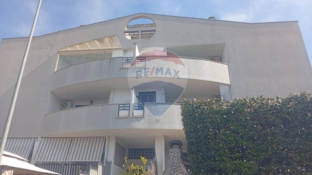 appartamento in vendita a Roma in zona Tor Bella Monaca