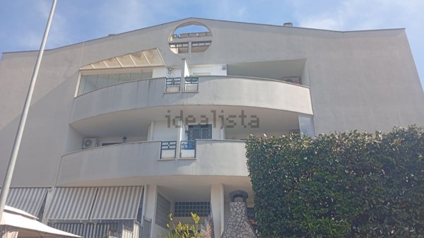appartamento in vendita a Roma in zona Tor Bella Monaca