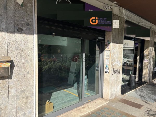 locale commerciale in vendita a Roma