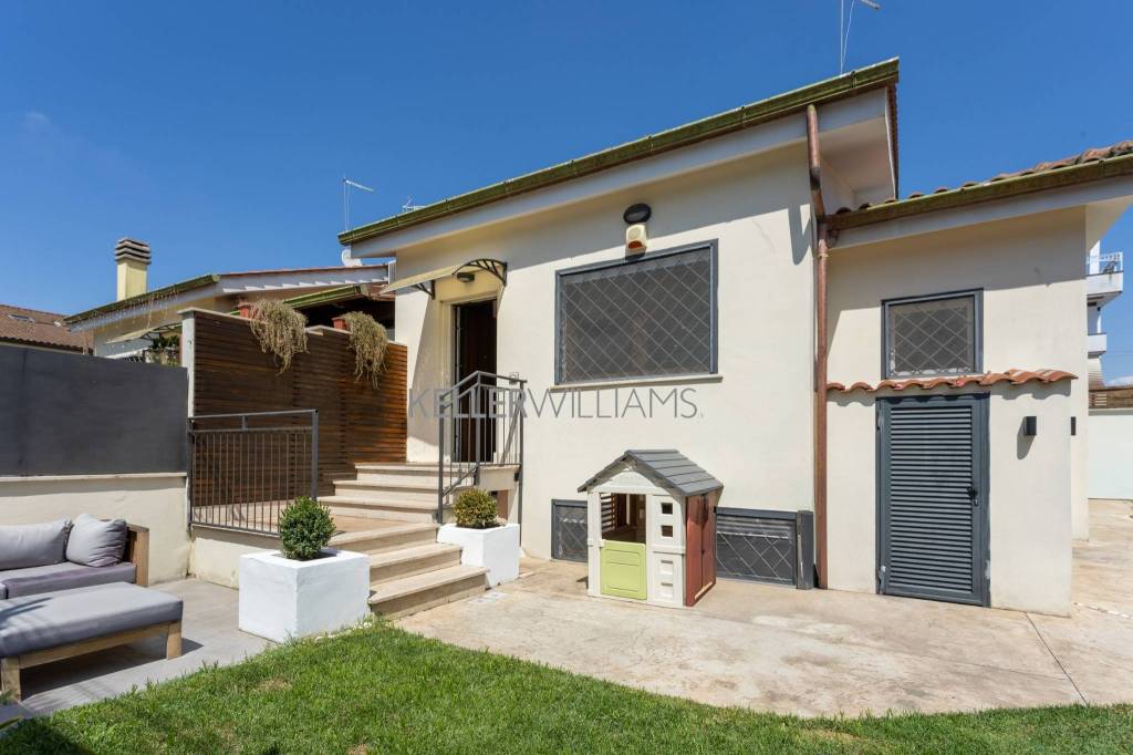 casa indipendente in vendita a Roma in zona Portuense
