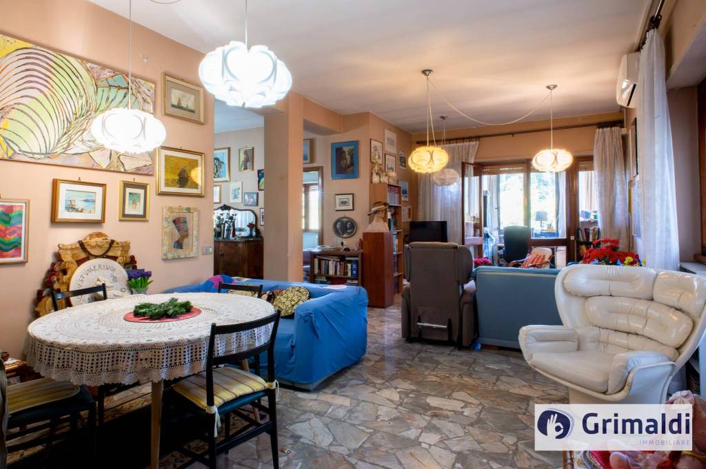 appartamento in vendita a Roma in zona Tomba di Nerone