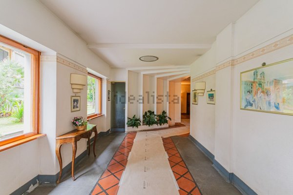 appartamento in vendita a Roma in zona Tomba di Nerone