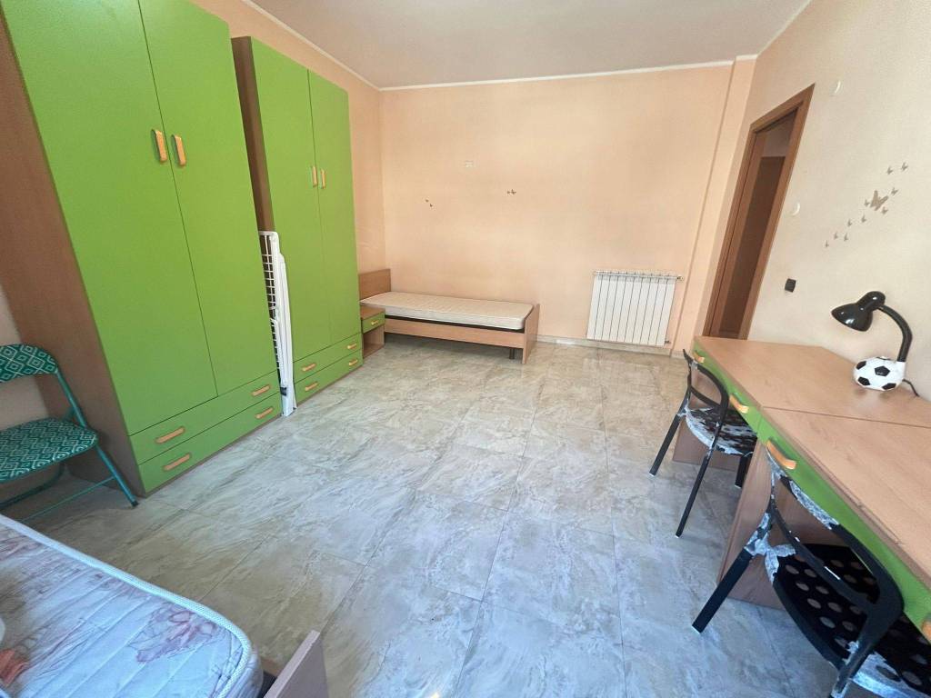 appartamento in vendita a Roma in zona Ostiense