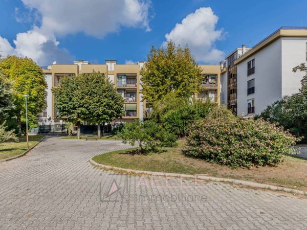appartamento in vendita a Roma in zona Dragoncello
