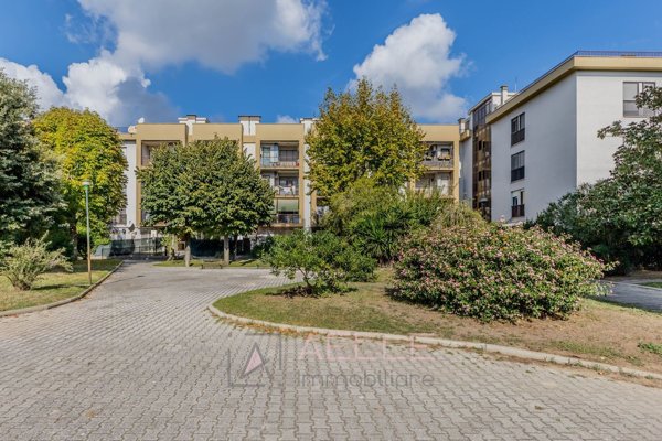 appartamento in vendita a Roma in zona Dragoncello