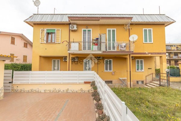 appartamento in vendita a Roma in zona Casal Morena
