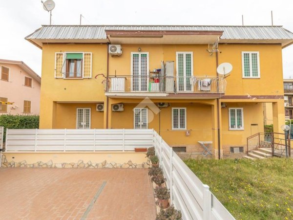 appartamento in vendita a Roma in zona Casal Morena