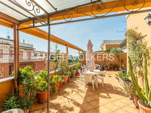 appartamento in vendita a Roma in zona Appio Latino